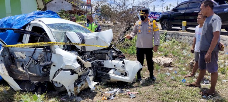 Diduga Pengemudi Mabuk Miras, Mobil Honda Mobilio Hilang Kendali Menabrak Pagar Tembok, Empat Penumpang Meninggal Dunia