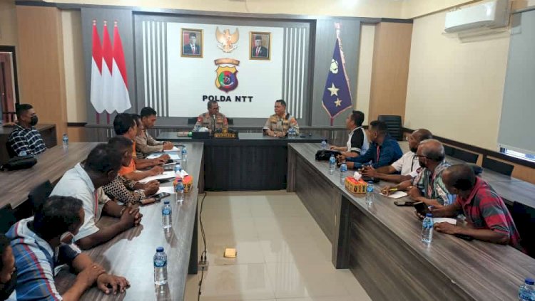 Kapolres Kupang Fasilitasi Warga dari Tiga Desa Beraudiens Dengan Kapolda NTT