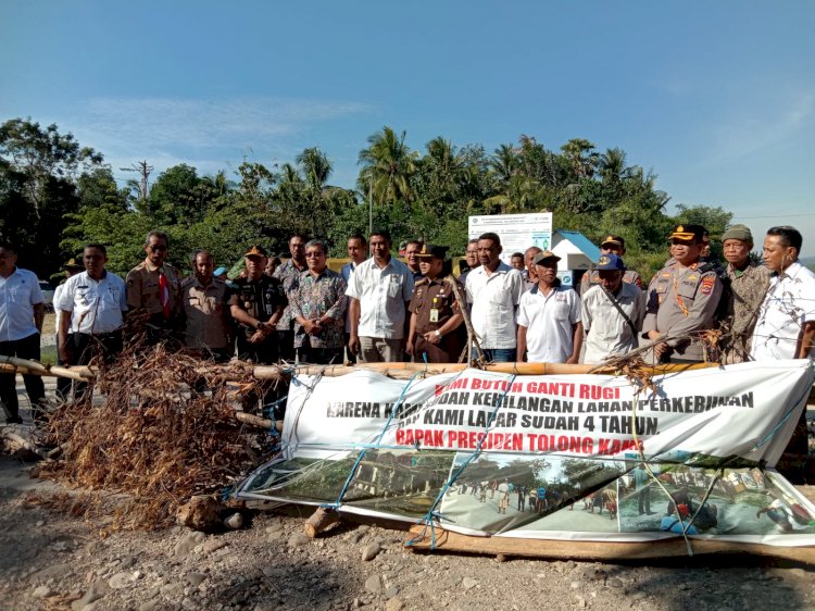 Pemblokiran Akses Jalan Menuju Bendungan Tefmo-Manikin Akhirnya Dibuka Kembali Warga