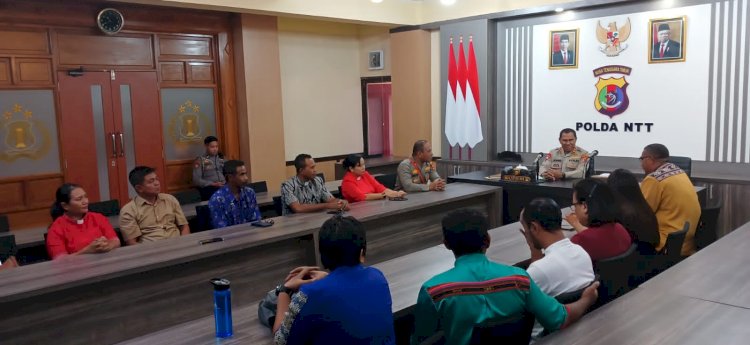 Kapolda NTT Terima Audiensi dengan Para Pendeta dan  Kepala Desa dari Kecamatan Sulamu