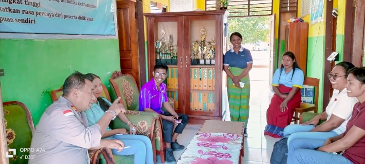 Datangi SMAN 1 Amfoang Timur, Iptu Jemy  Gelar Jumat Curhat dan Sebar Himbauan Cegah TPPO