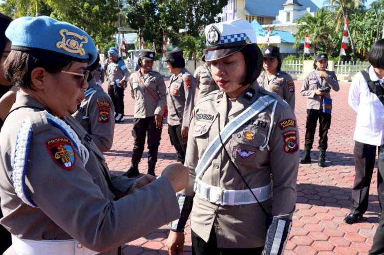 Bid Propam Polda NTT Periksa Anggota Polwan Polres Kupang