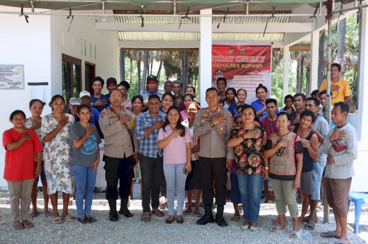 Gelar Jumat Curhat di Desa Tuapukan, Polres Kupang Bawa Pesan Pemilu Damai dan Sejuk