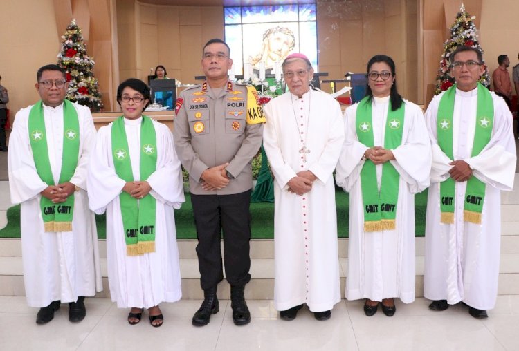 Hadiri Ibadah Natal Bersama, Kapolda NTT: Bersihkan Keranjang Kotor di Hatimu Agar Ibadahmu tidak Sia-sia