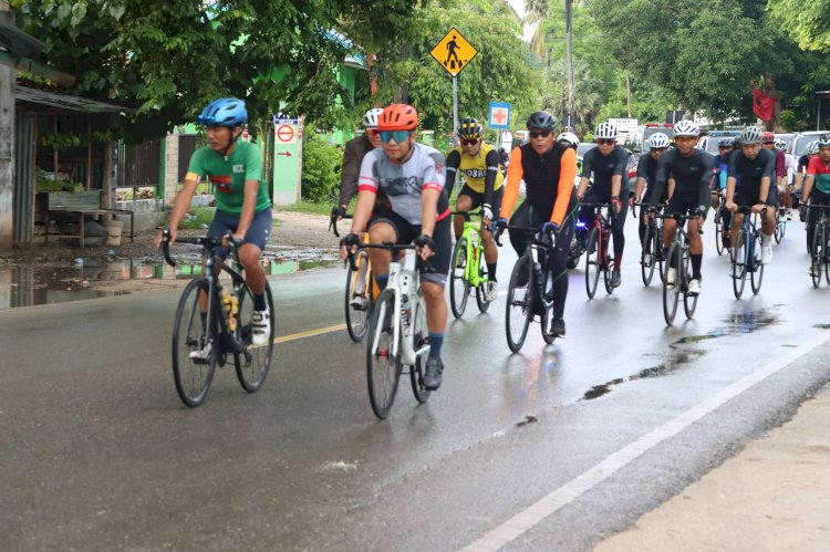 Gowes Hingga Bendungan Raknamo Kabupaten Kupang Kapolda NTT Rehat Sejenak di Mapolres Kupang 