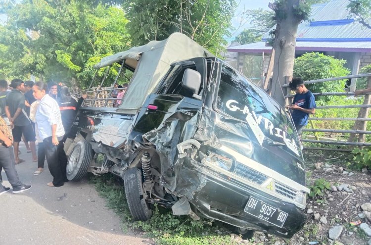 Tabrakan Ambulance Vs Mobil Pick Up Di Desa Pitay Dua Penumpang Terluka Parah