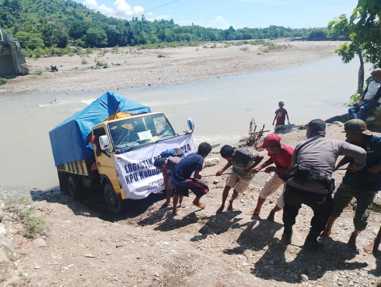 Pendistribusian Logistik Pemilu di Kabupaten Kupang Penuh Dramatis