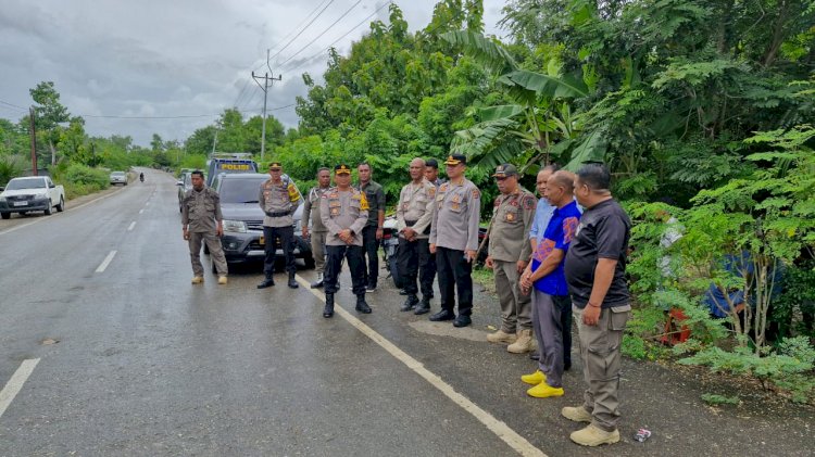 Kapolres Kupang Berkeliling TPS Pantau Proses Penghitungan Suara Pemilu 2024