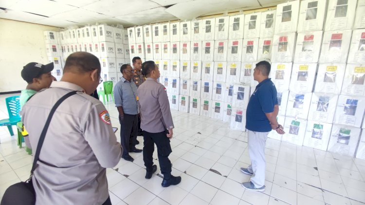 Pastikan Logistik Hasil Pemungutan Suara Aman, Kapolres Kupang Lakukan Pengecekan di PPK