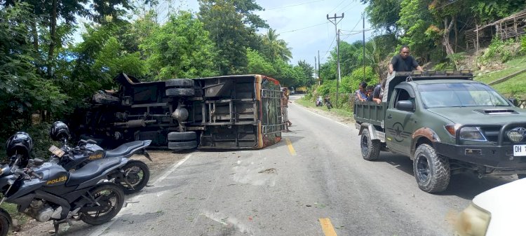 Diduga Sopir  Mengantuk, Bus Am Keny Terbalik 18 Penumpang Terluka