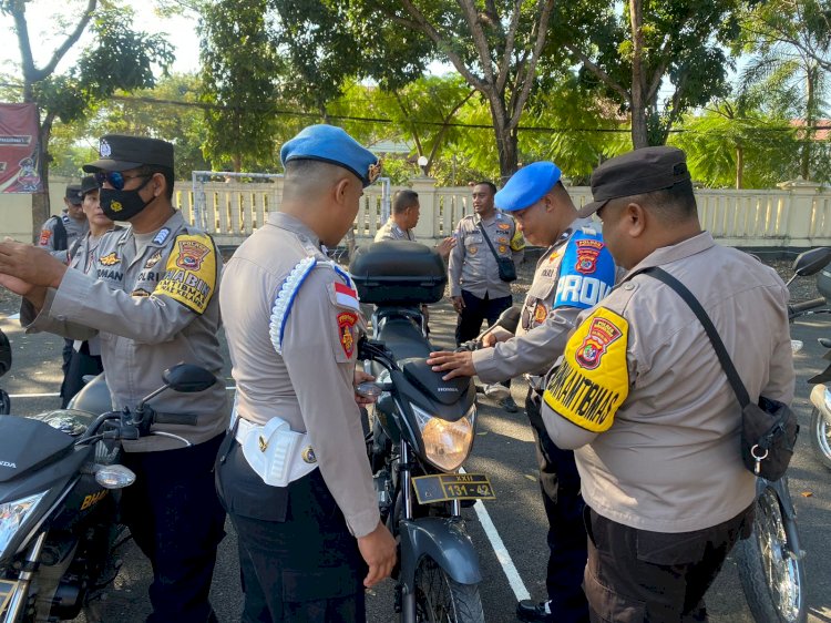 Cegah Pelanggaran, Propam Polres Mabar Cek Kendaraan Dinas Polri di Labuan Bajo