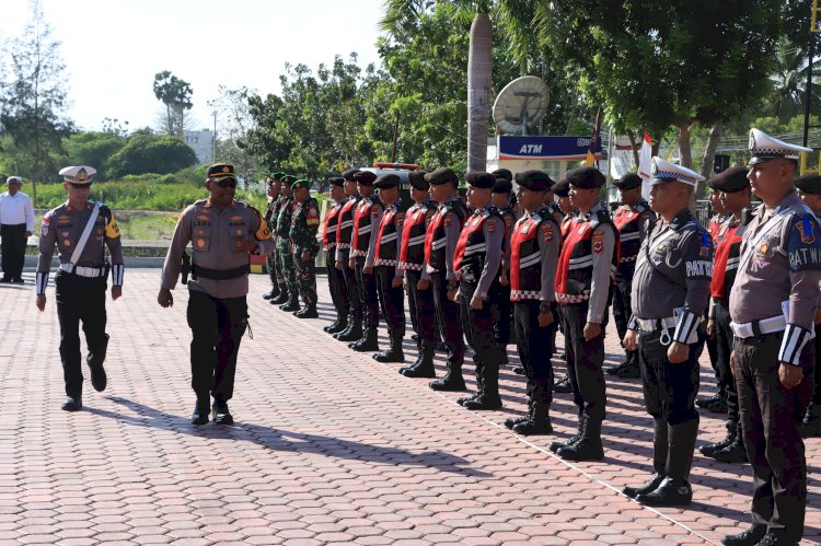 Kapolres Kupang Pimpin Apel Gelar Pasukan Operasi Patuh Turangga 2025, Soroti Rendahnya Kesadaran Keselamatan Pengguna Jalan