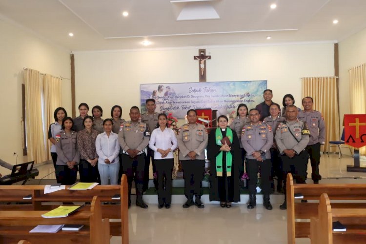 Polres Kupang Gelar Binrohtal Kristen Bersama Pdt. Wasti Ester Laha Sesfaot, S.Th