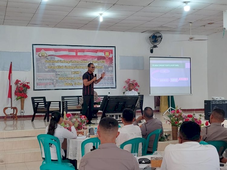 Polres Kupang Gelar Sosialisasi KUHP Baru Bersama Akademisi Hukum Dr. Mikhael Feka