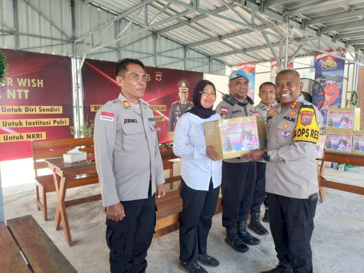 Cara Unik Kapolres Kupang Bangun Toleransi Jelang Natal 2025, Bingkisan Dibagikan untuk Semua Agama