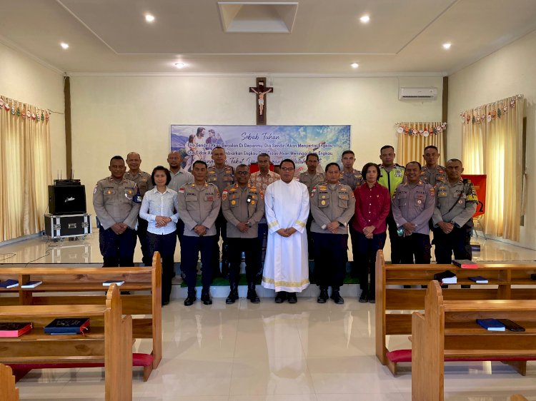 Binrohtal Kamis, Personel Polres Kupang Perdalam Nilai Iman Sesuai Keyakinan