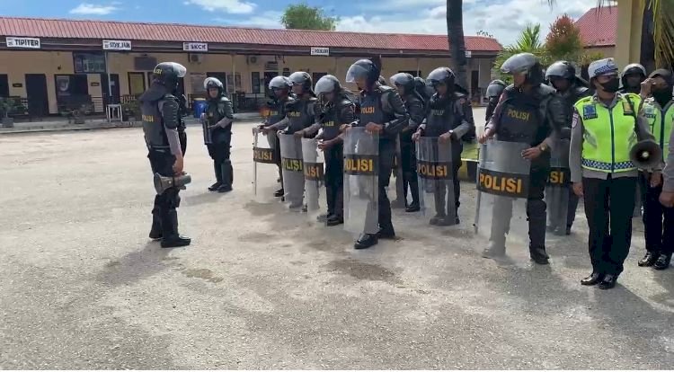 Polres Kupang Gelar Latihan Alarm Stelling, Tingkatkan Kesiapsiagaan Pengamanan Markas