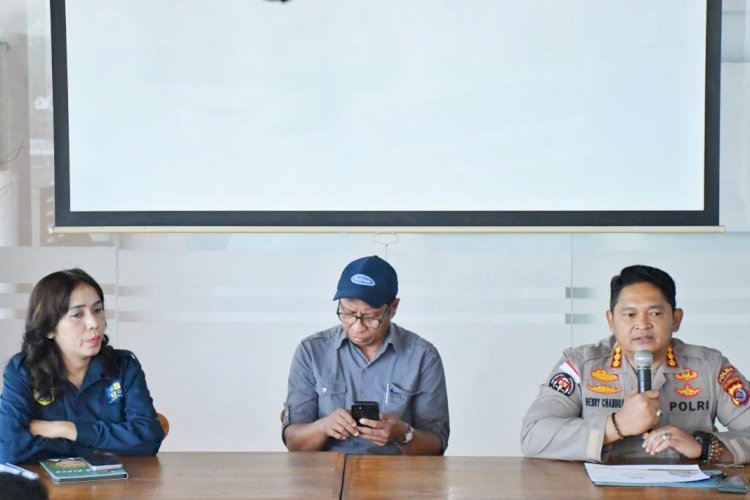 Perisai Demokrasi di Era Digital: Kabidhumas Polda NTT Soroti Perlindungan Jurnalis dari Teror Siber
