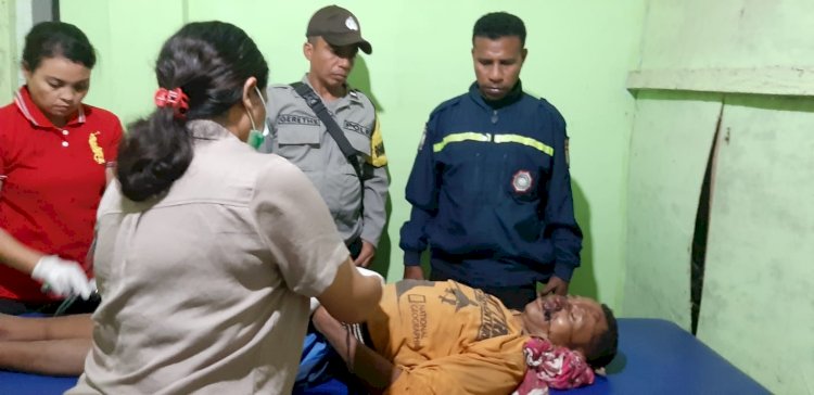 Polisi Evakuasi Petani yang Kritis Akibat Jatuh dari Pohon Pinang di Amfoang Barat Laut ​