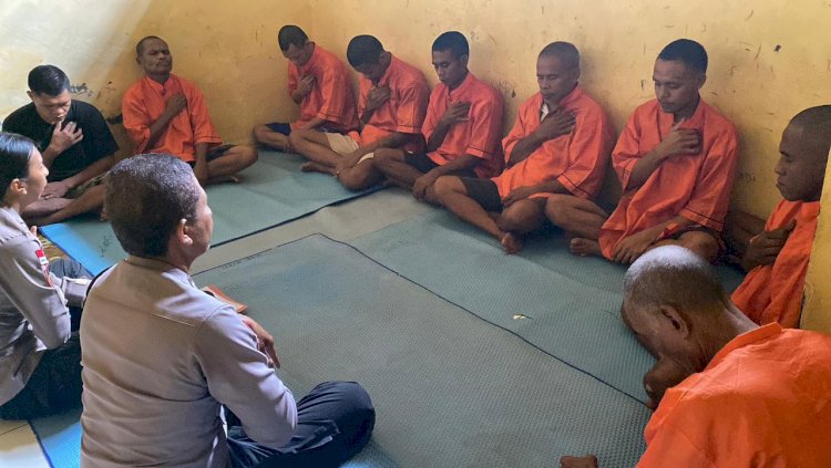 Tahanan Polres Kupang Diberi Terapi USEFT, Upaya Pemulihan Emosi di Ruang Tahanan