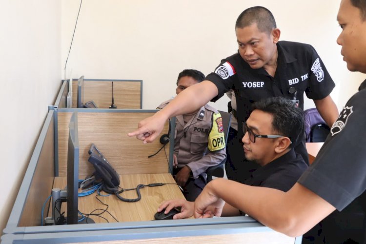 Pastikan Layanan Polisi 110 Semakin Cepat dan Responsif, Div TIK Mabes Polri Tinjau Kesiapan Polres Kupang