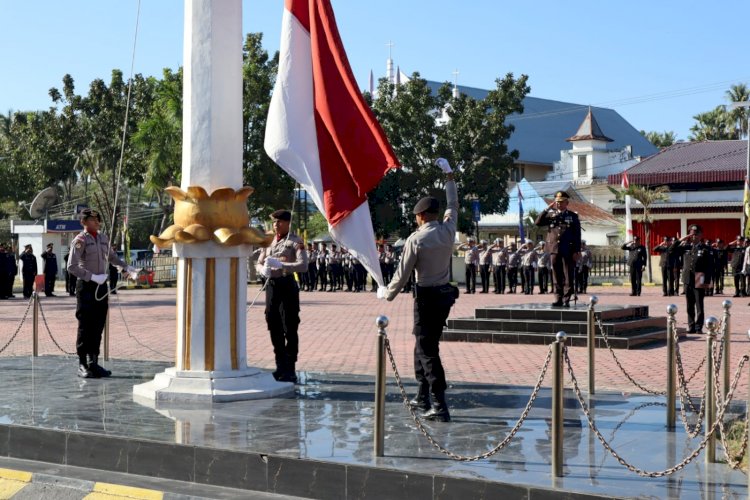 Pimpin Upacara HUT ke-81 RI, Wakapolres Kupang: Persatuan Diuji Saat Saudara Kita Mengalami Kesulitan