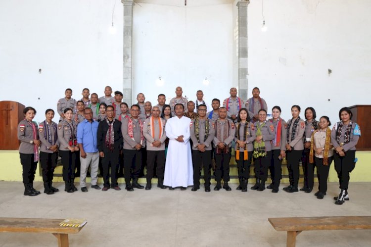 Cara Unik Polres Kupang Rawat Kamtibmas, Satukan Polisi Lintas Iman Lewat Paduan Suara dan Budaya Lokal