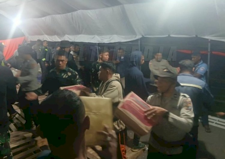 16 Ton Bantuan Gempa Flores Tiba di Maumere, Polri Kawal hingga Siap Didistribusikan