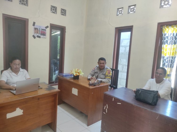 Bhabinkamtibmas Polsek Kupang Barat Imbau Warga Cegah Karhutla