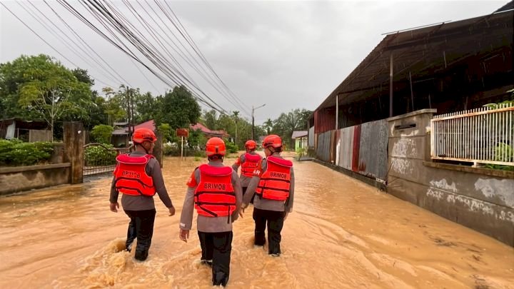 Pemerintah Bergerak Cepat Tangani Banjir Kota Padang