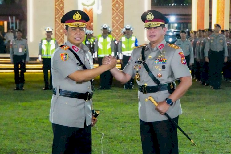 Penyerahan Pataka Catya Turangga Wira Sakti Tandai Pergantian Kapolda NTT dari Komjen Pol. Dr. Rudi Darmoko, S.I.K., M.Si. kepada Irjen Pol. Reza Arief Dewanto, S.I.K