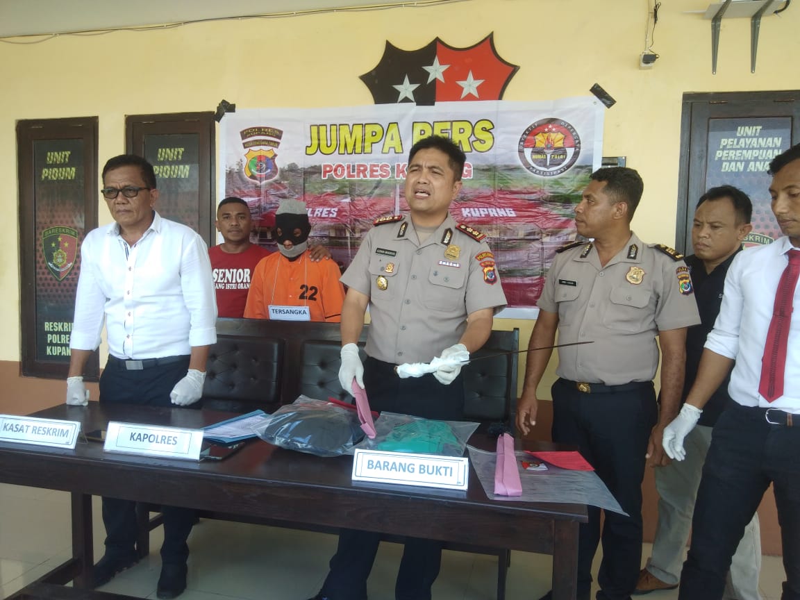 Kapolres Kupang, jumpa pers kasus pembunuhan dini hari 1 januari 2020