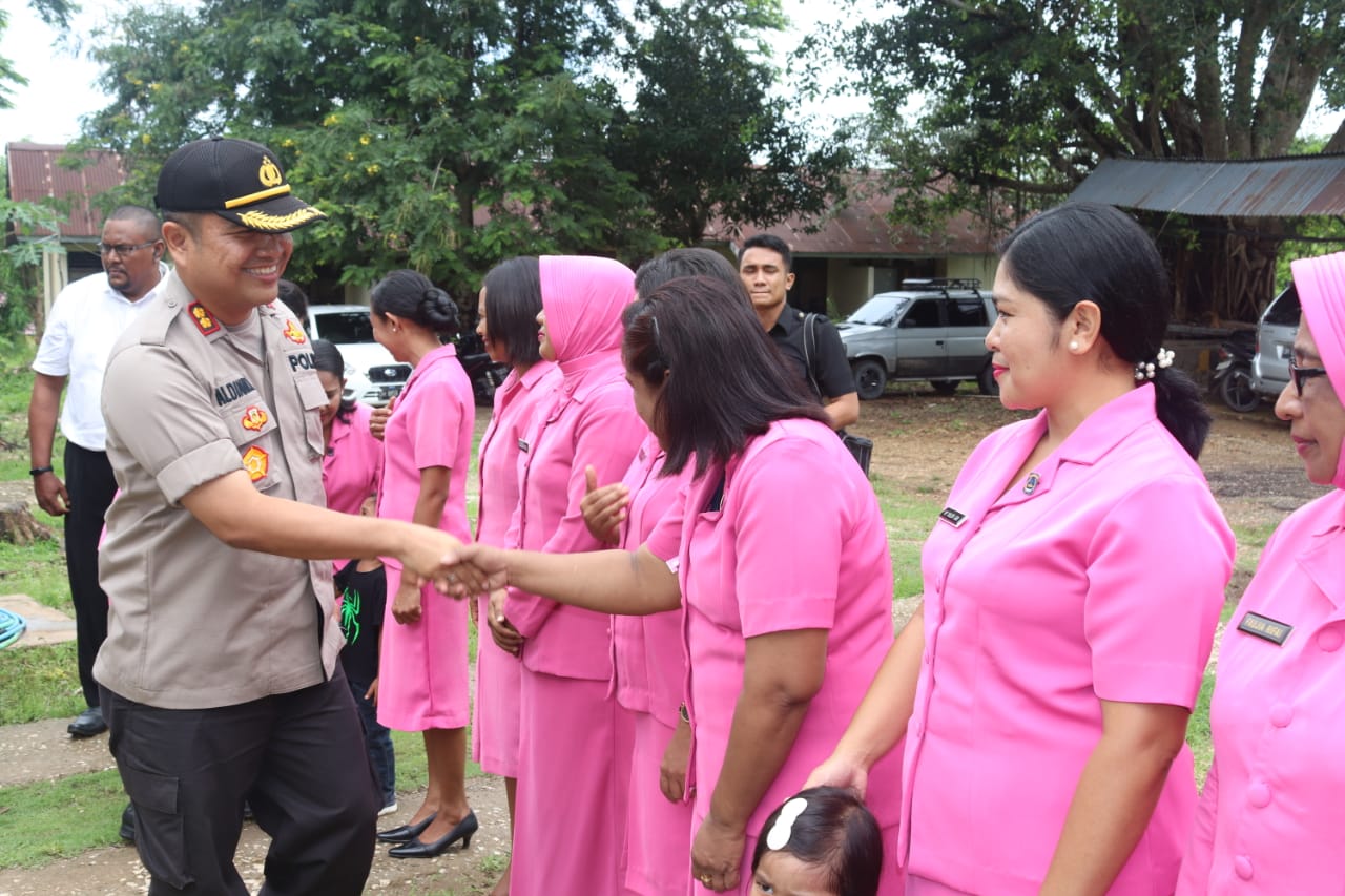 Kapolres bersama rombongan melaksanakan tatap muka dengan anggota polsek Amarasi