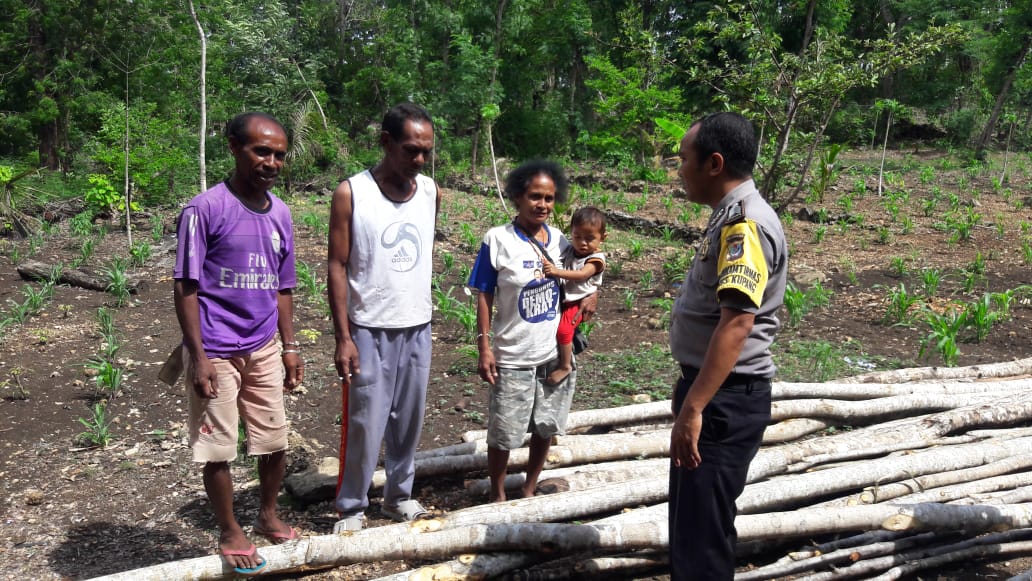 Bhabinkamtibmas,giat lakukan sambang dan tatap muka dengan warga