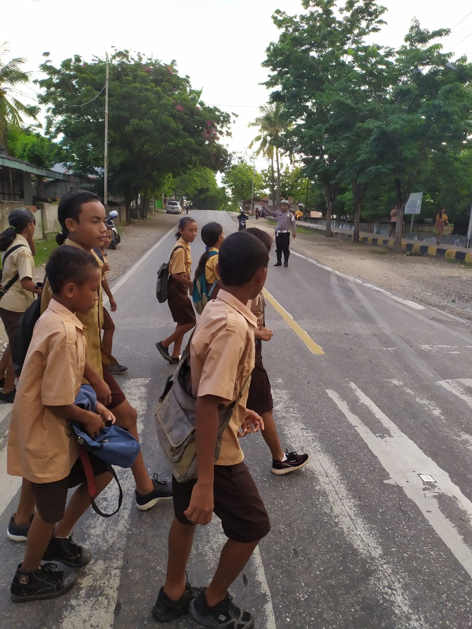 Sat Lantas Polres Kupang,gelar Strong Point disepanjang jalur Timor Raya